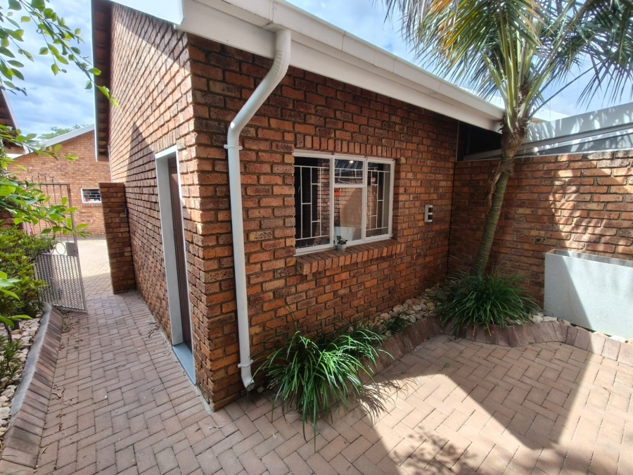 3 Bedroom Property for Sale in Safari Gardens North West